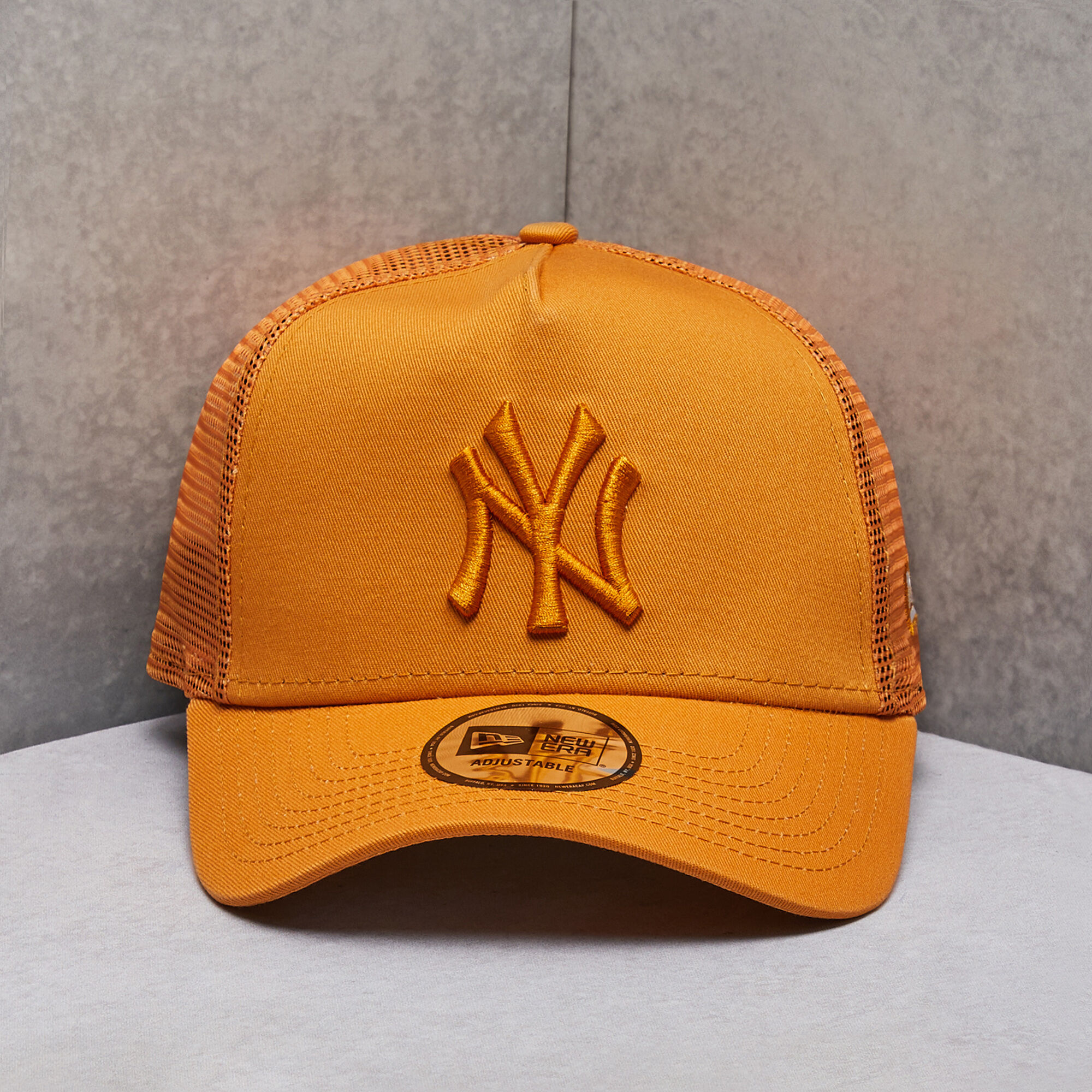 New York Yankees tonal mesh trucker caps-red –