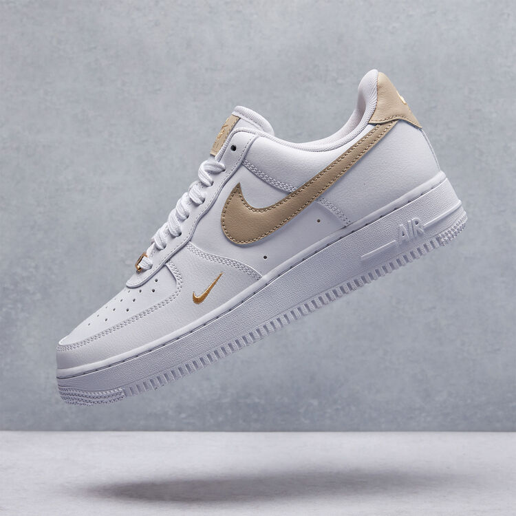Air Force 1 '07 Essential Shoe image number 0