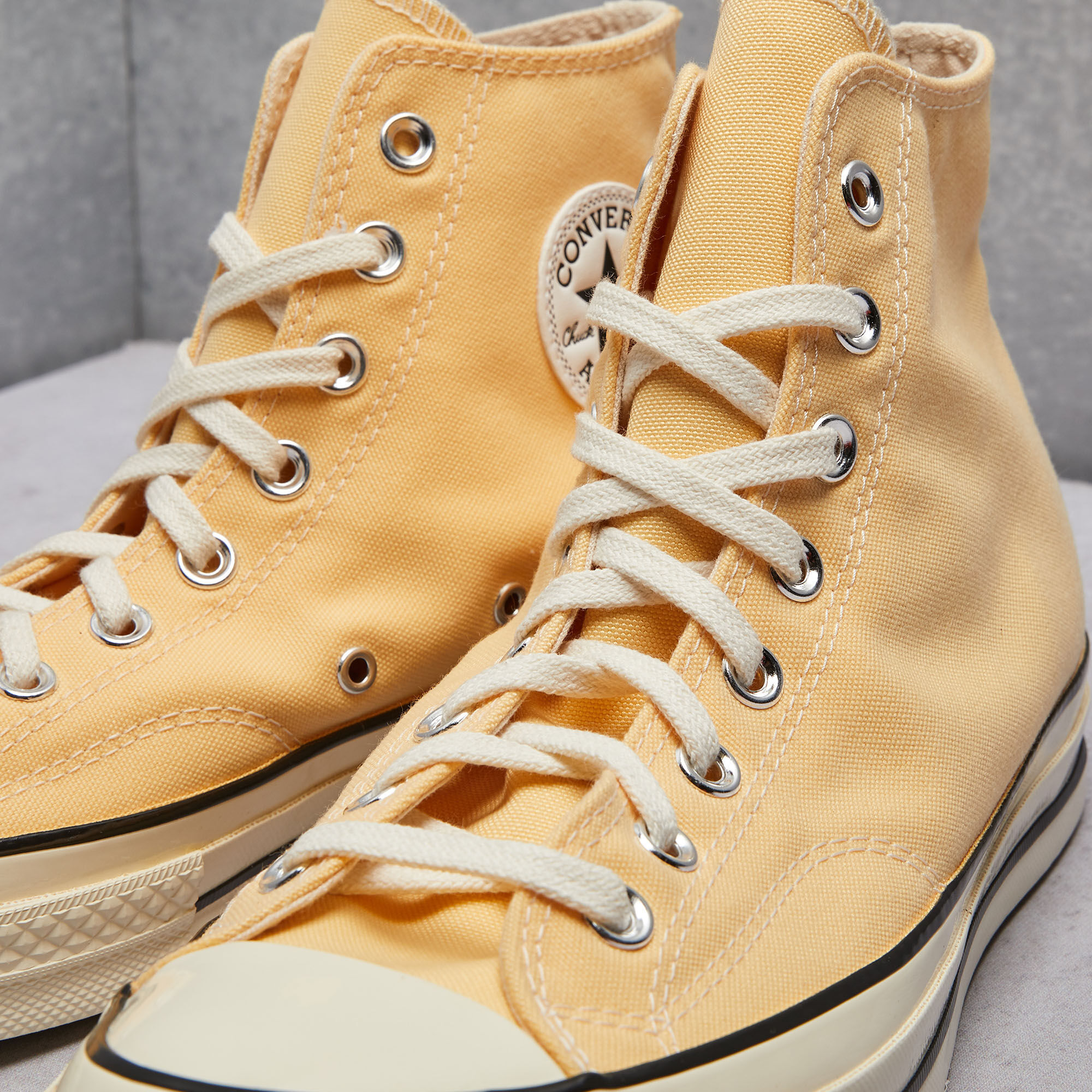 Club gold sale converse