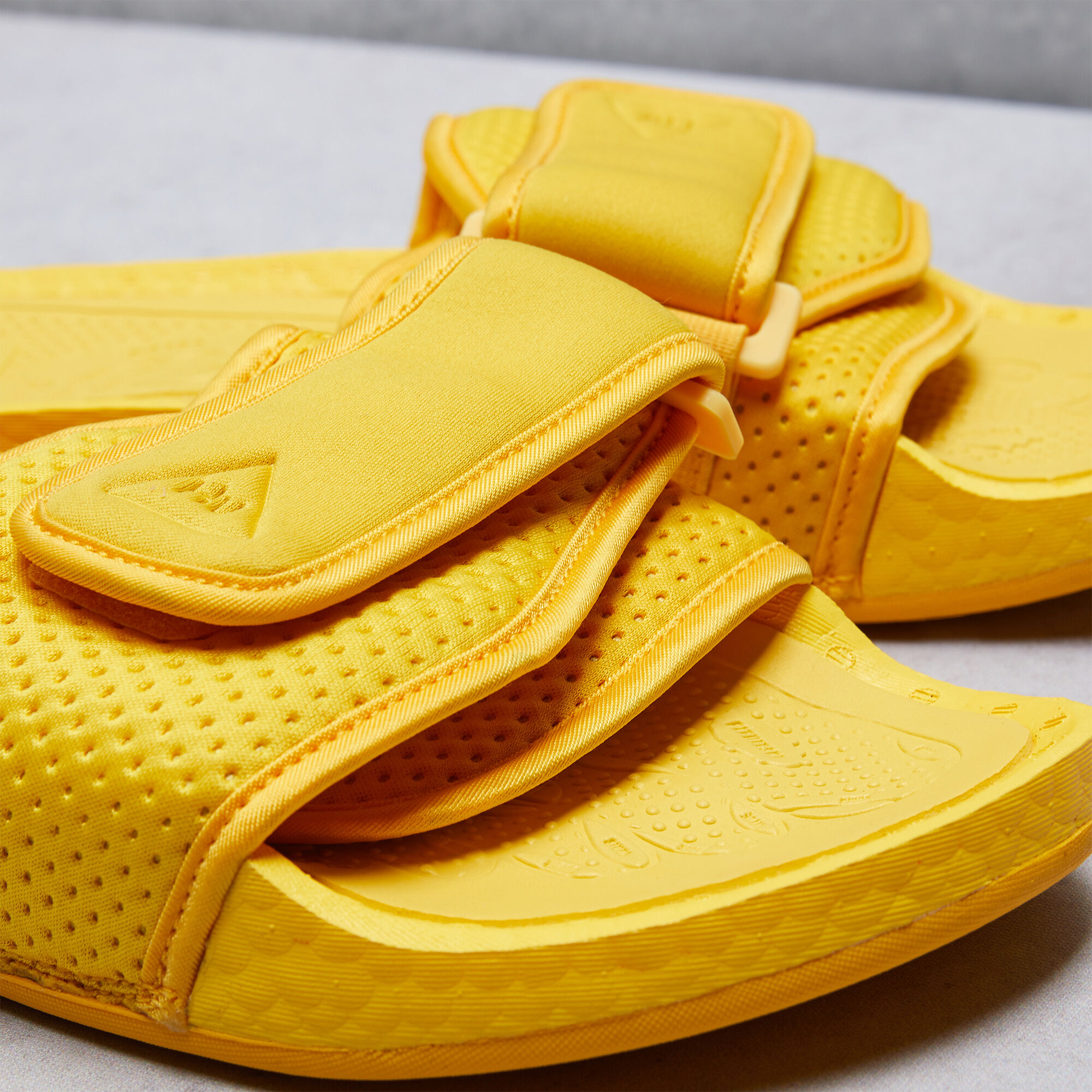 Pharrell Williams Chancletas Hu Slides