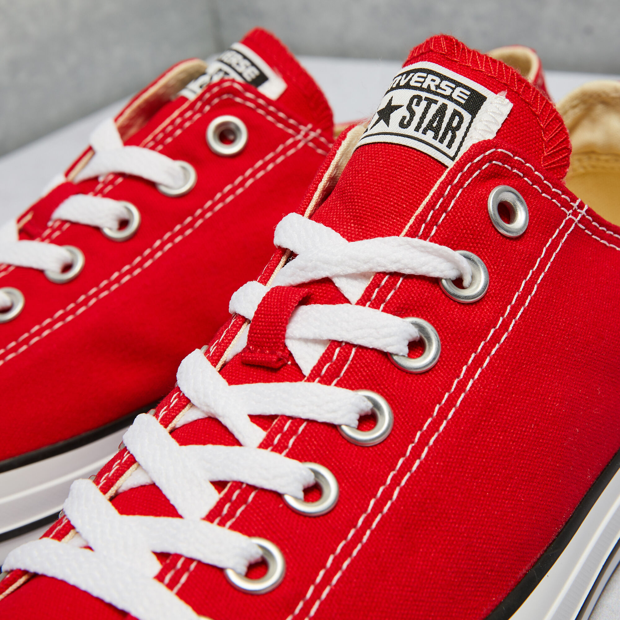 Converse chuck taylor 2025 core low top sneakers