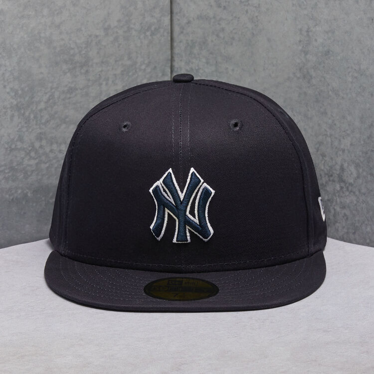 Team Outline 59FIFTY New York Yankees Cap image number 0