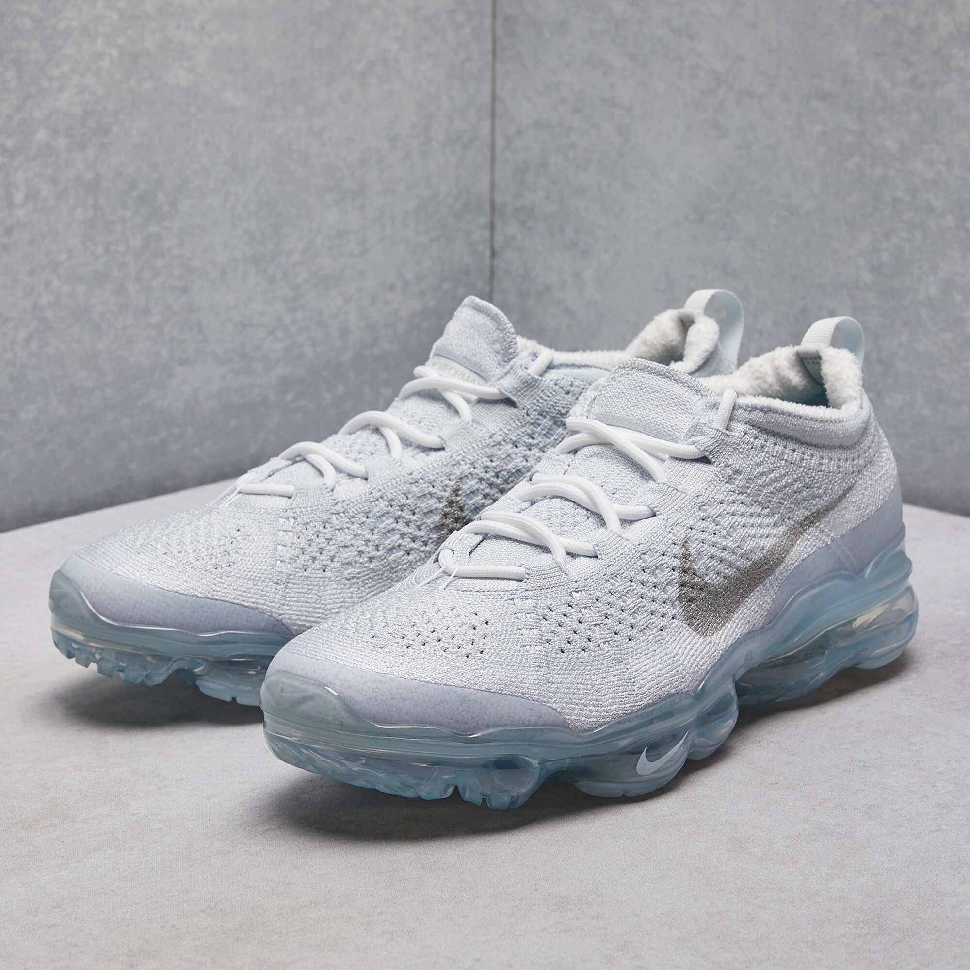 World tennis cheap nike vapormax