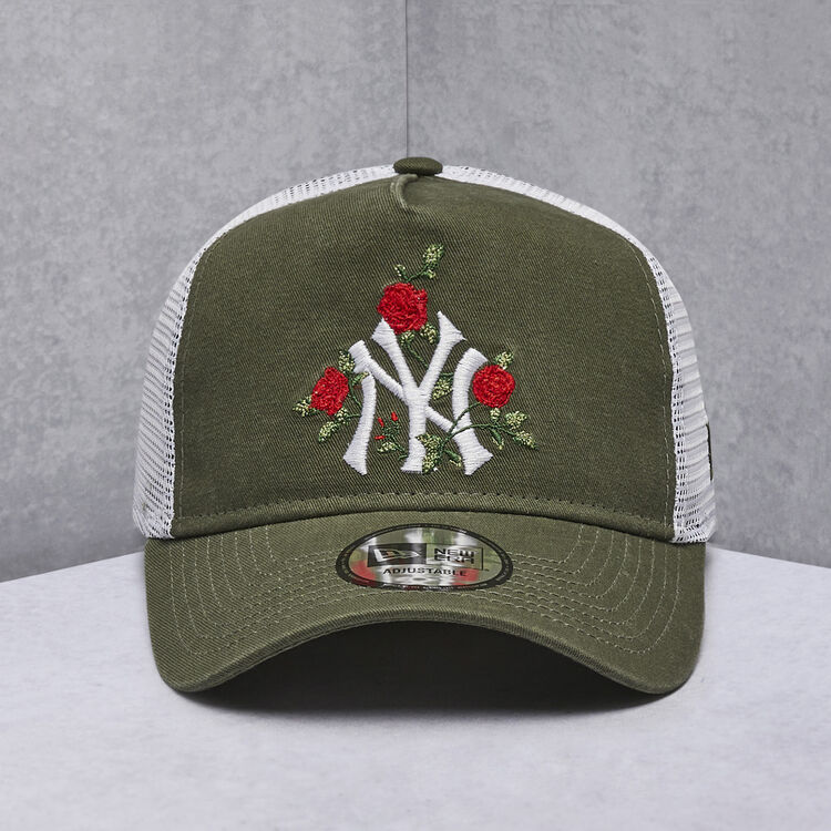 New York Yankees Flower 9FORTY A-Frame Trucker Cap image number 0