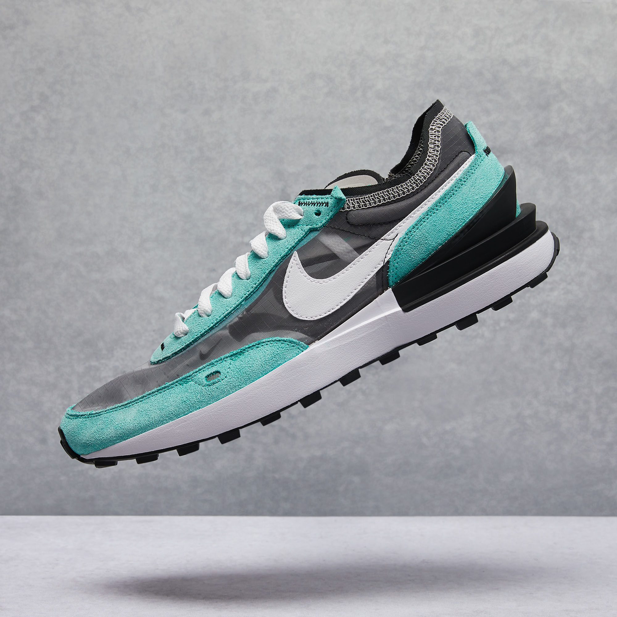 Nike Women's Zoom Strike Competition Running Shoes, Multicolour (Summit  White/Pink Blast/Vast Grey 101), 6.5 UK,AJ0188: Buy Online at Best Price in  UAE - Amazon.ae