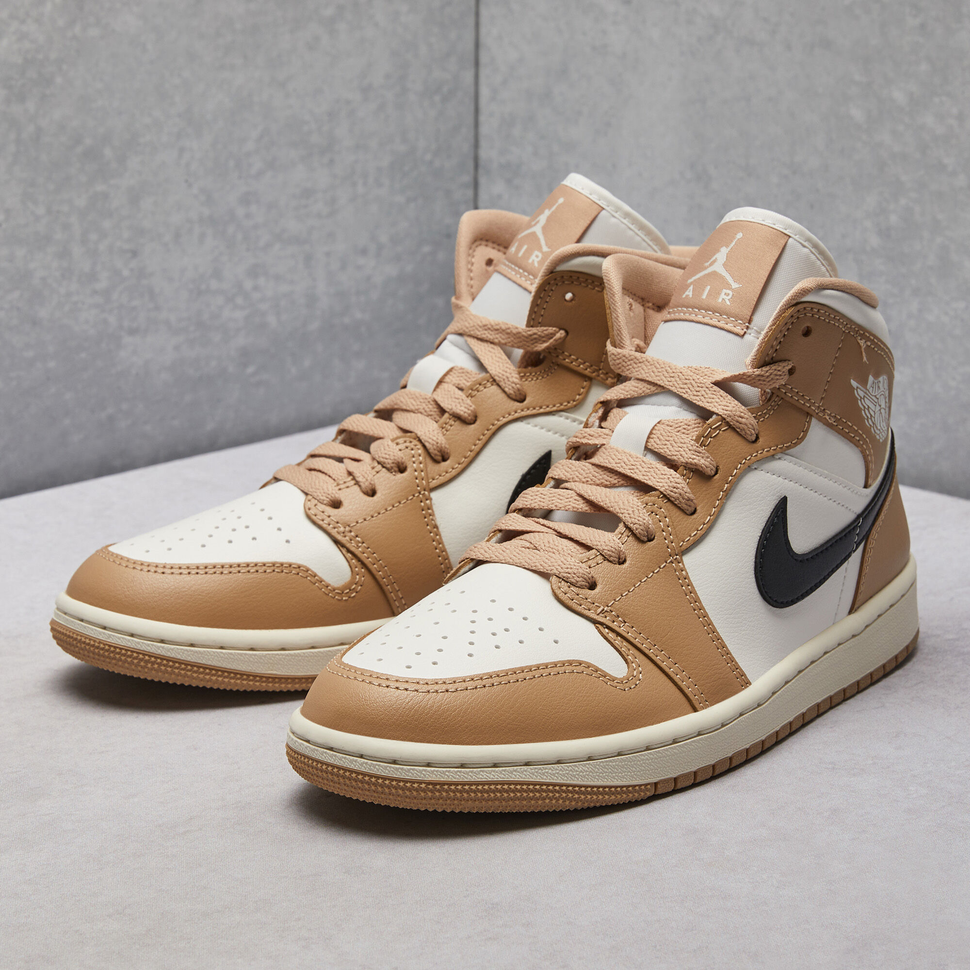 Jordan mid 1 cheap beige