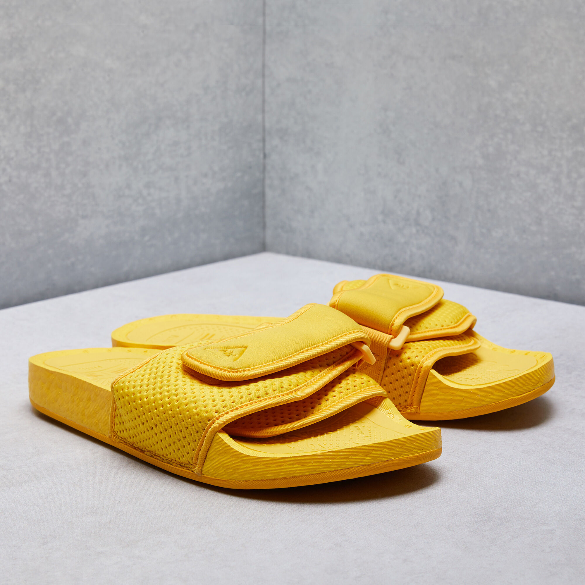 Pharrell Williams Chancletas Hu Slides