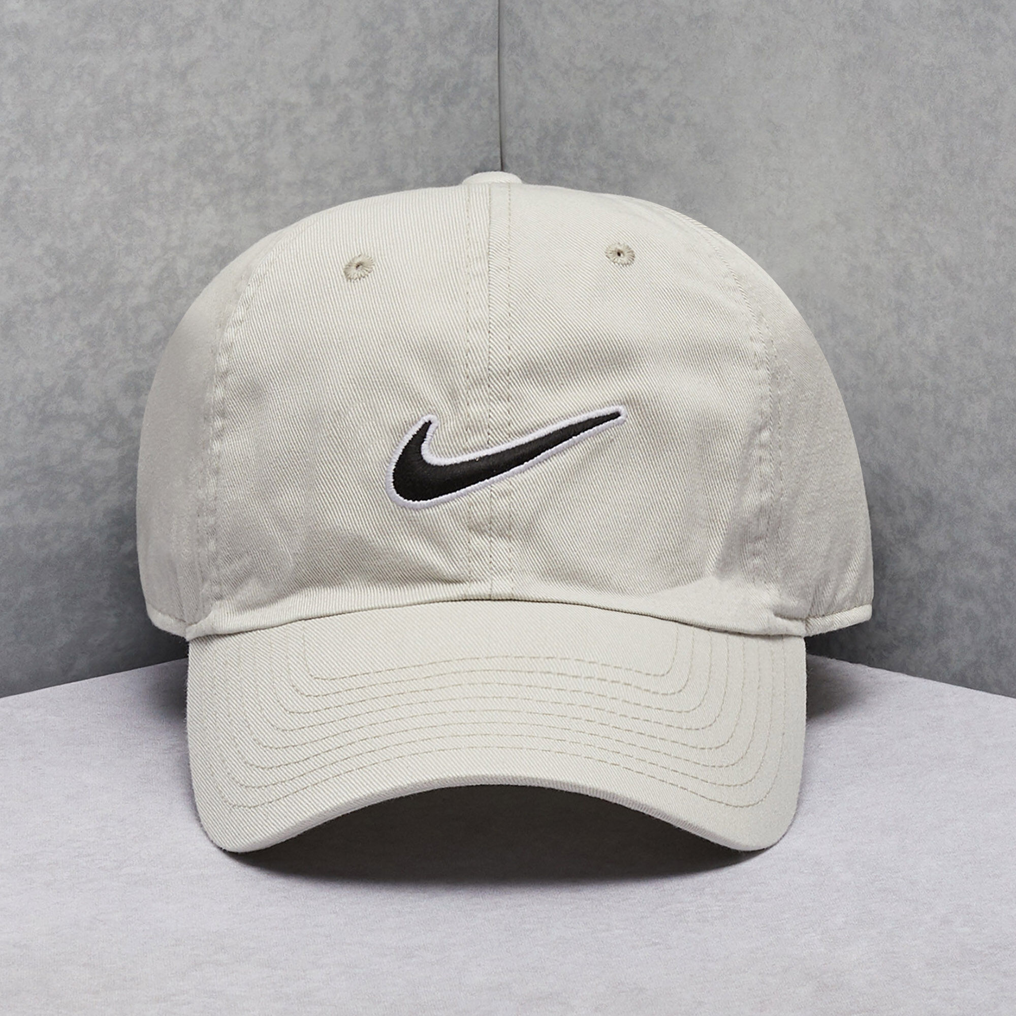 White deals nike hat