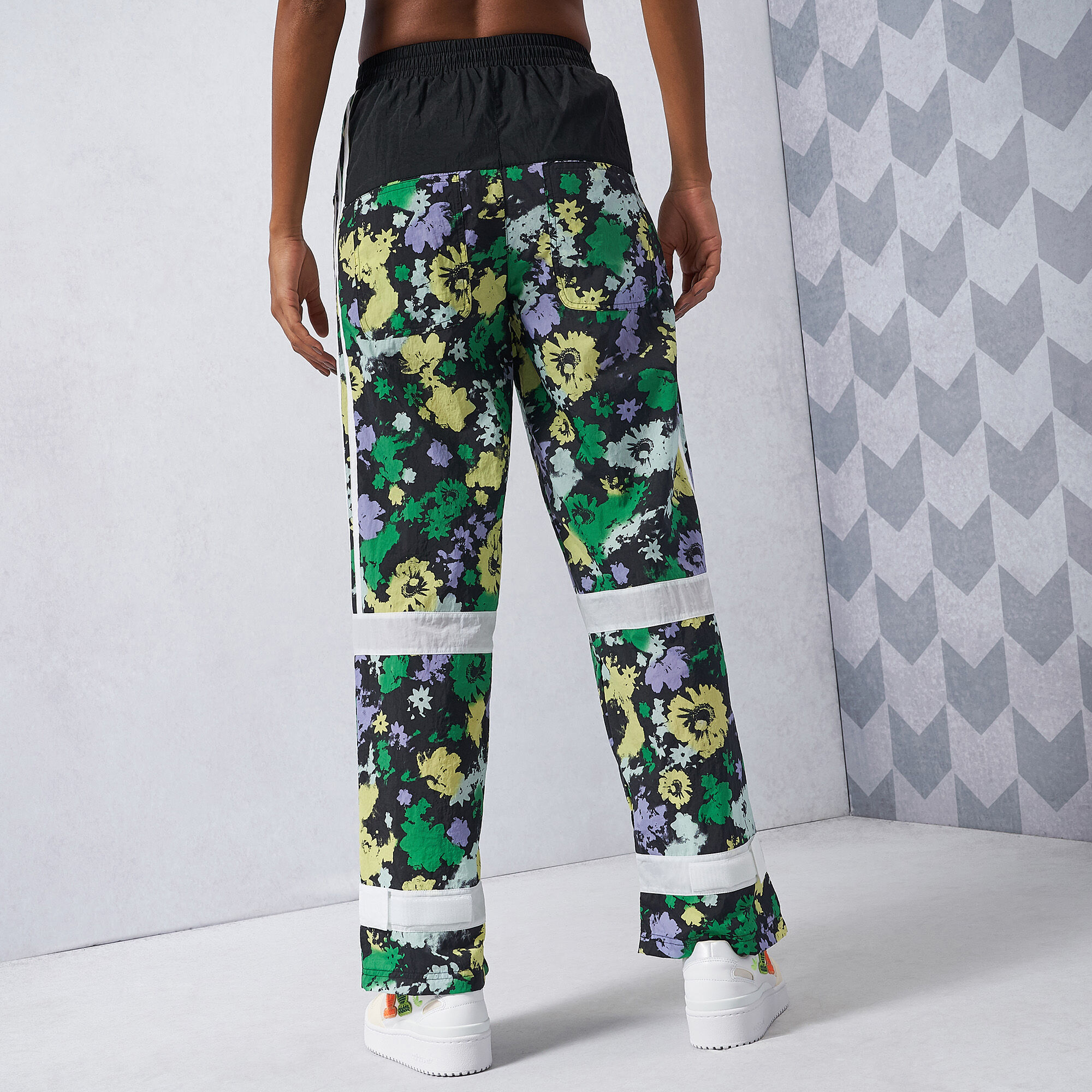 Nike clearance floral joggers